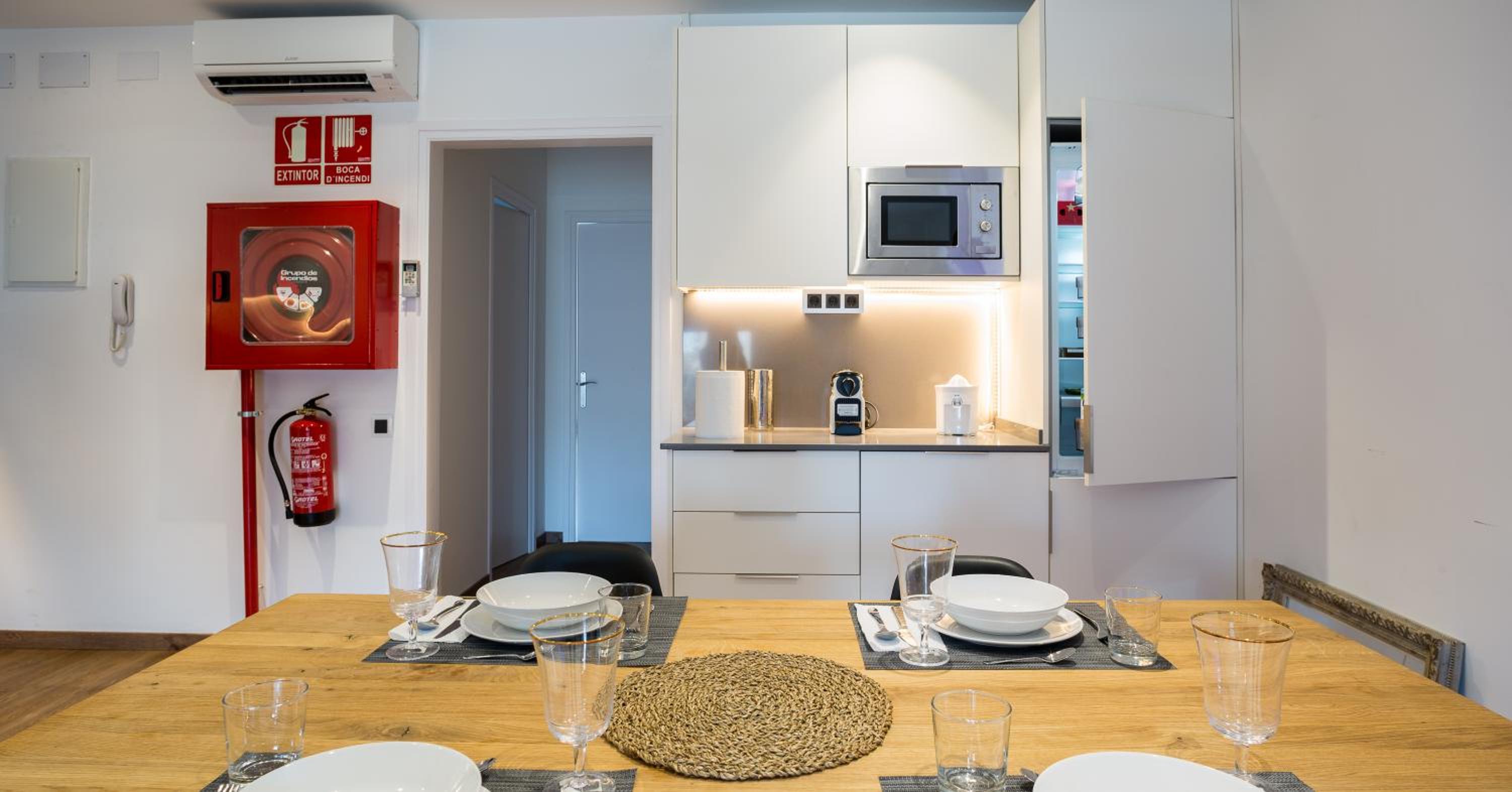 Фото Airhostel Barcelona Aeropuerto