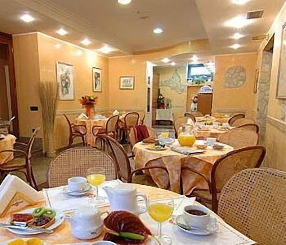 Фото Hotel Aurora