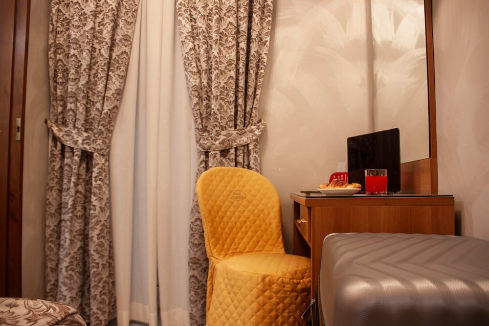 Фото Hotel Assisi