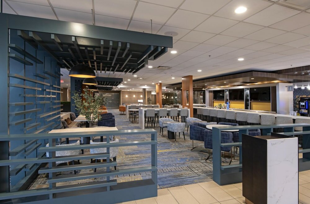 Фото DoubleTree by Hilton West Edmonton