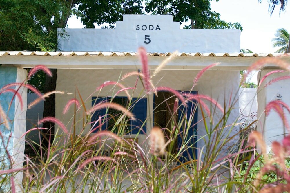 Фото Lime & Soda Beachfront Resort