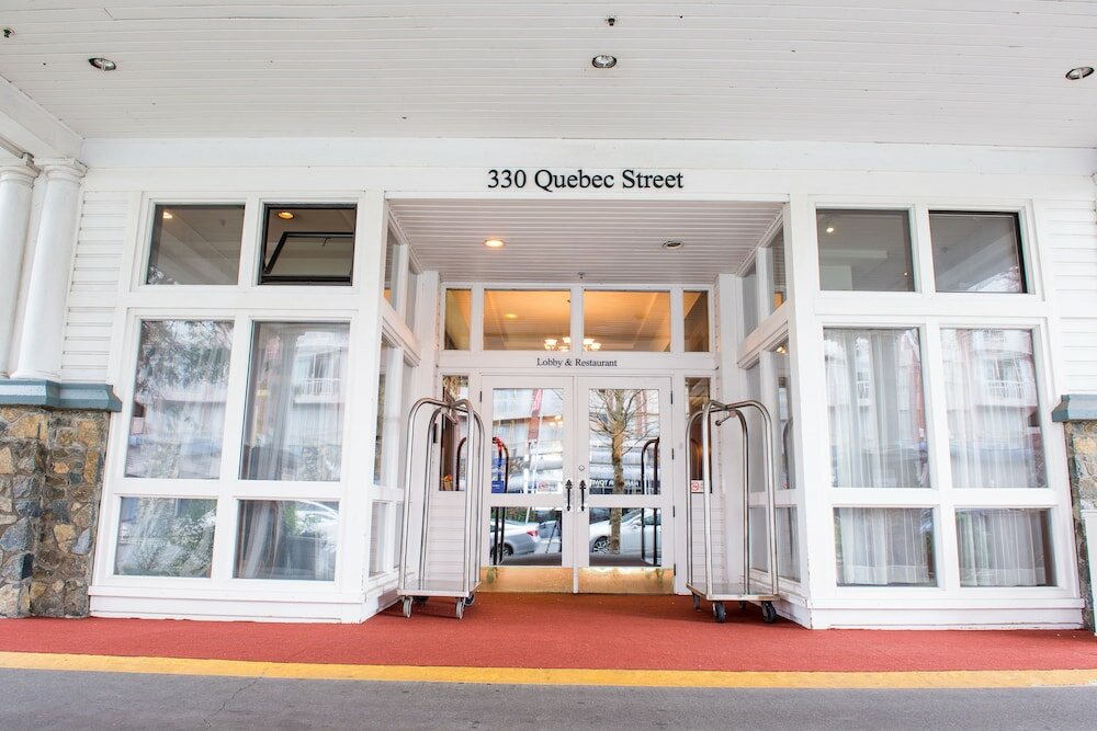 Фото Huntingdon Manor Hotel