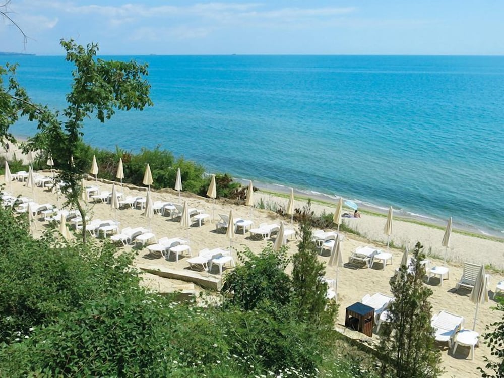 Фото Family Hotel Albizia