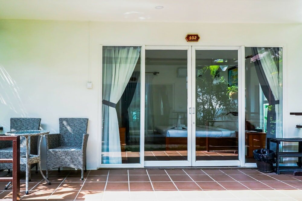 Фото Sea Breeze Resort