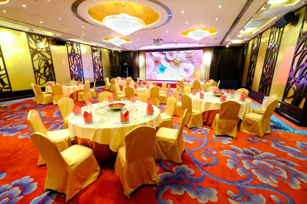 Фото South Pacific Hotel