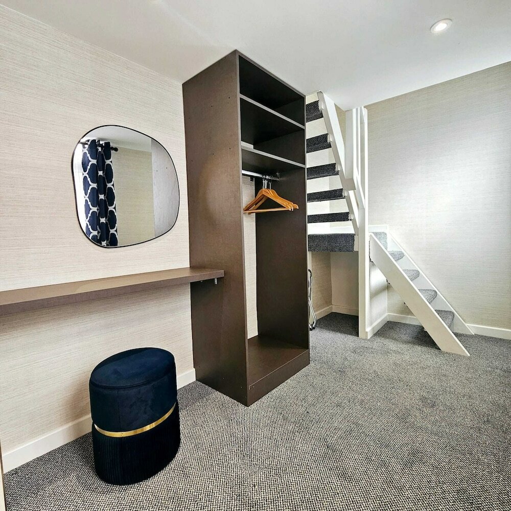 Фото Mentone Hotel