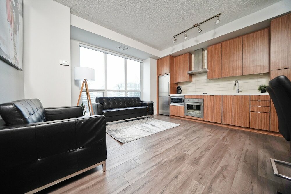 Фото Grand Royal Condos - Cn Tower