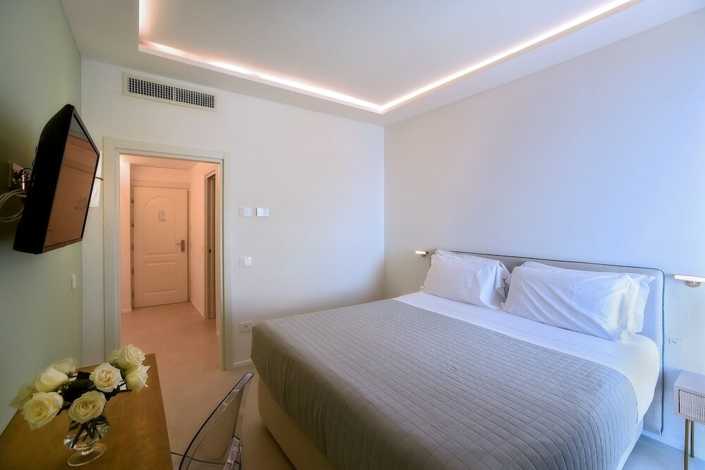 Фото Garden Hotel