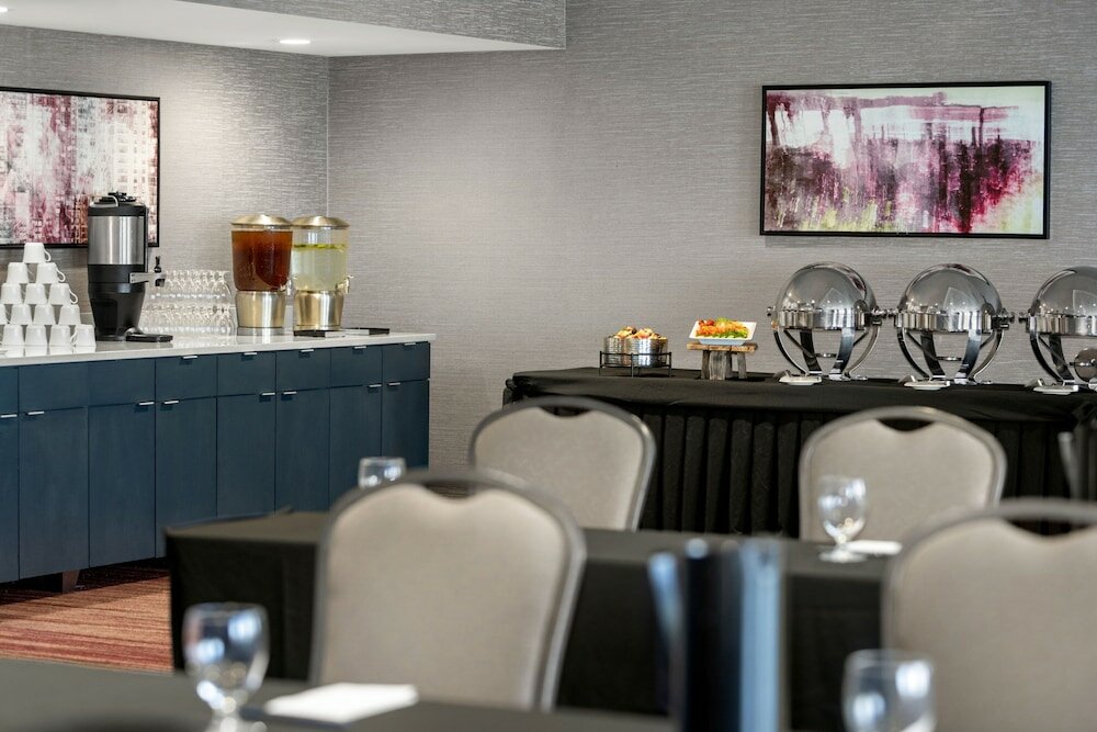 Фото Courtyard by Marriott Omaha Bellevue Beardmore Event Center