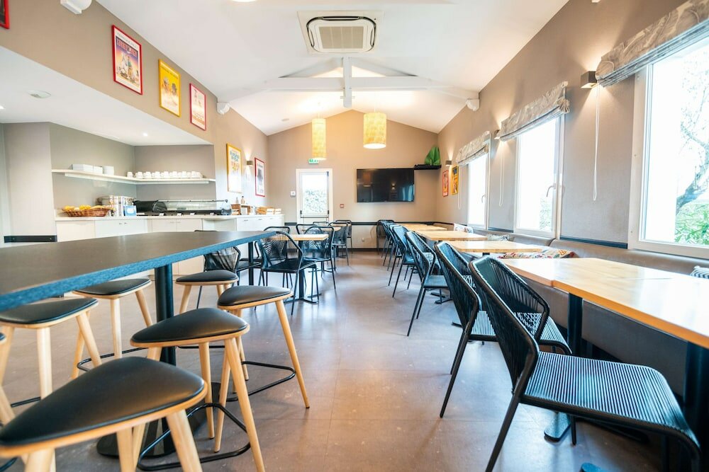 Фото Kyriad Bordeaux Sud - Villenave d'Ornon