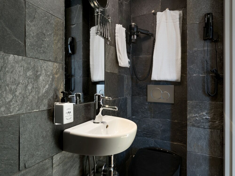 Фото Hellstens Glashus