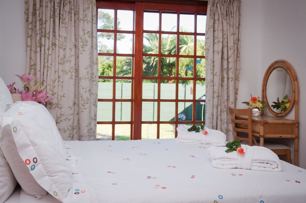 Фото At Winkfield House