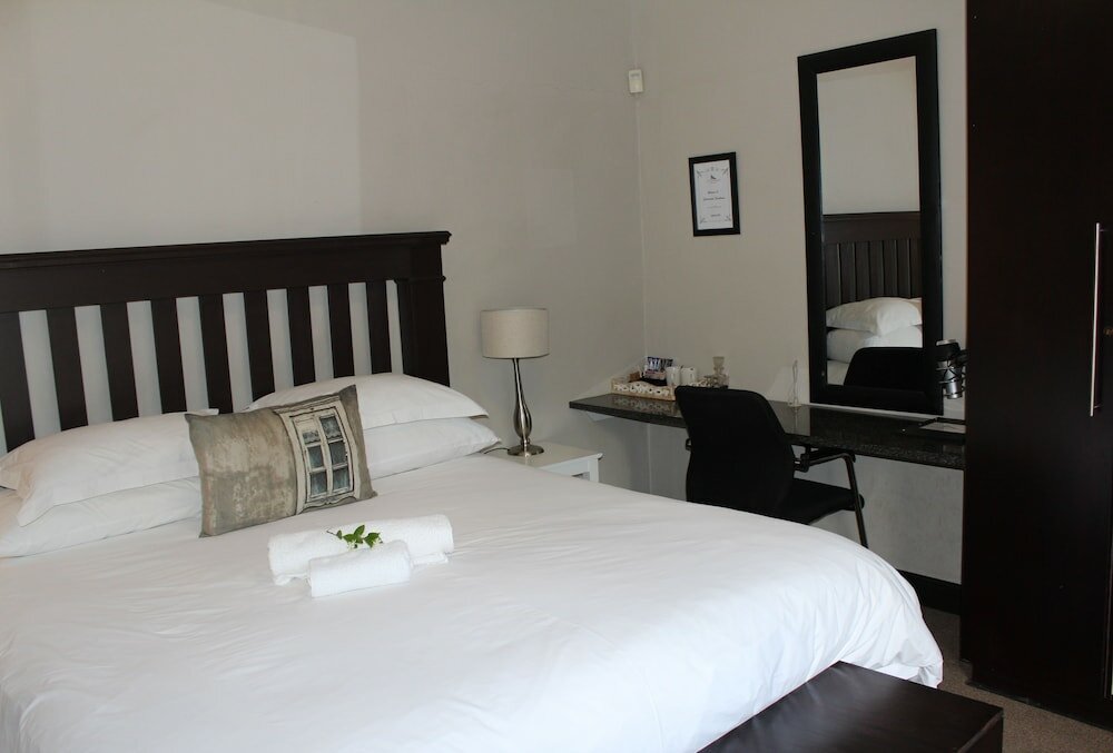 Фото Cottonwood Guesthouse