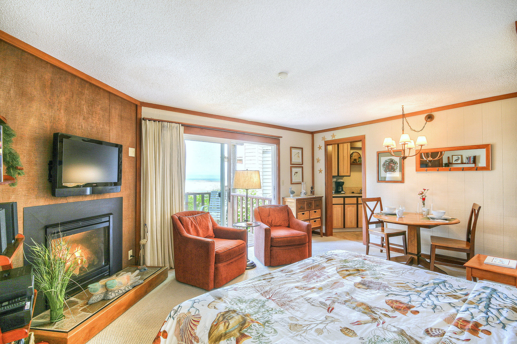 Фото Little Creek Cove Beachfront Resort