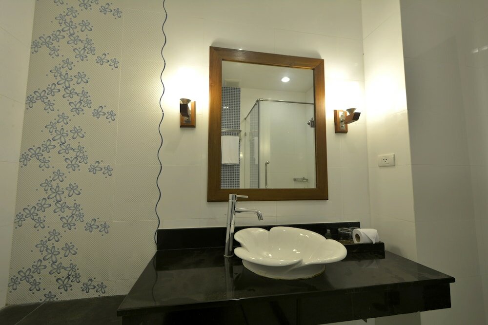 Фото Patong Palace Hotel