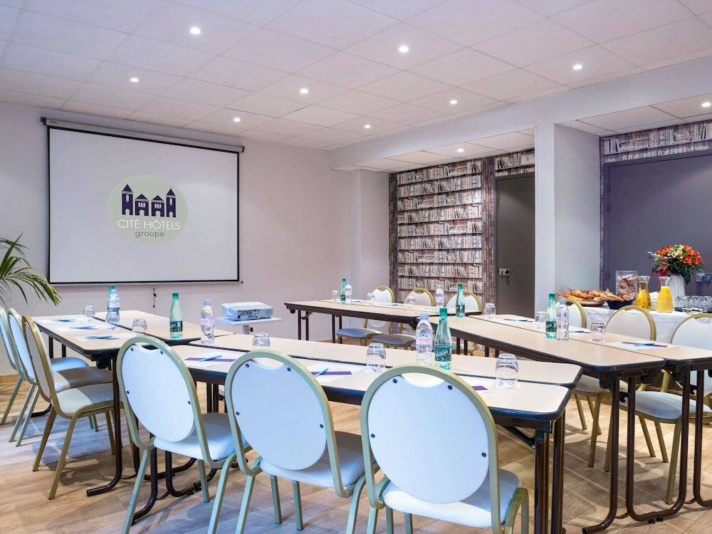 Фото Mercure Carcassonne La Cité hotel