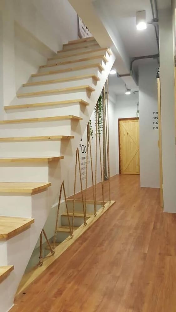 Фото Barn and Bed Hostel