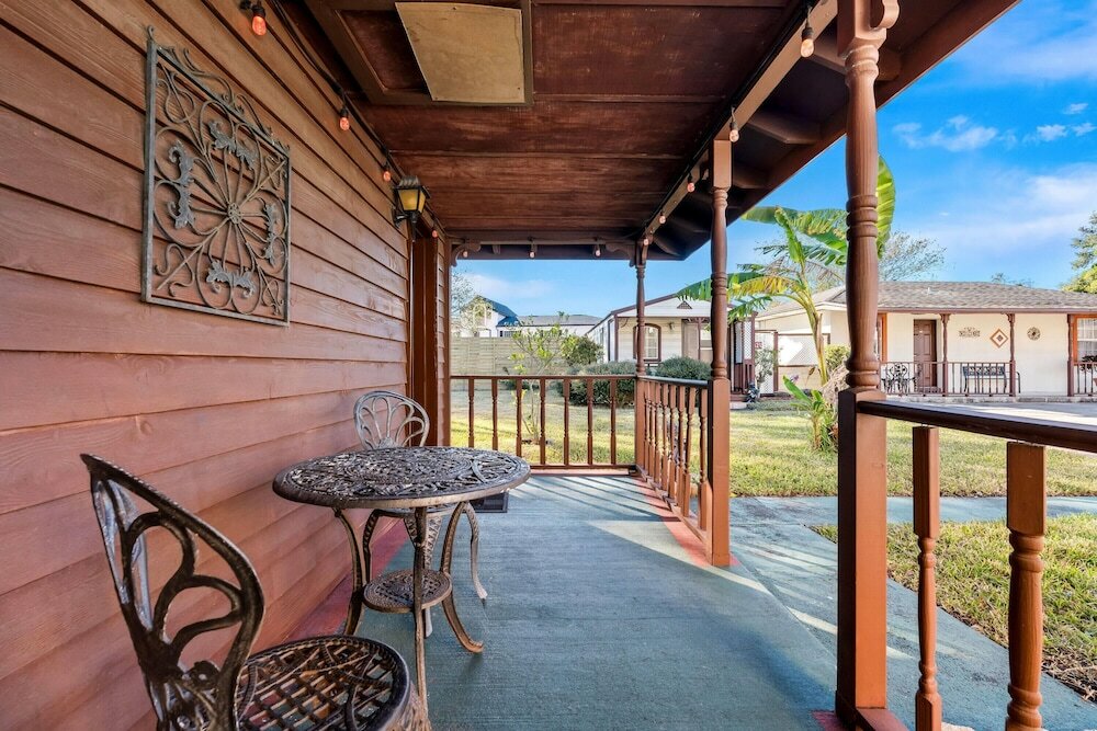 Фото Travelodge by Wyndham Suites St Augustine