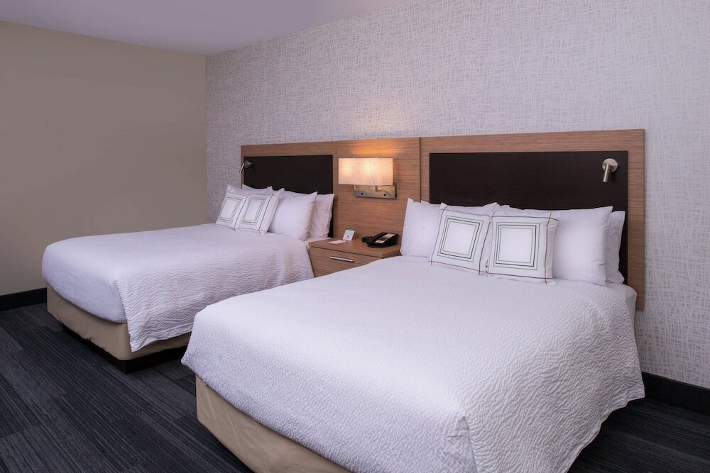 Фото TownePlace Suites by Marriott Saskatoon