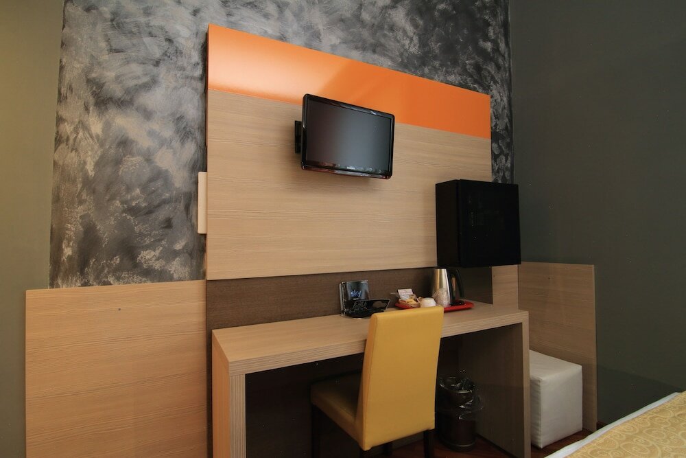 Фото Metro Hotel