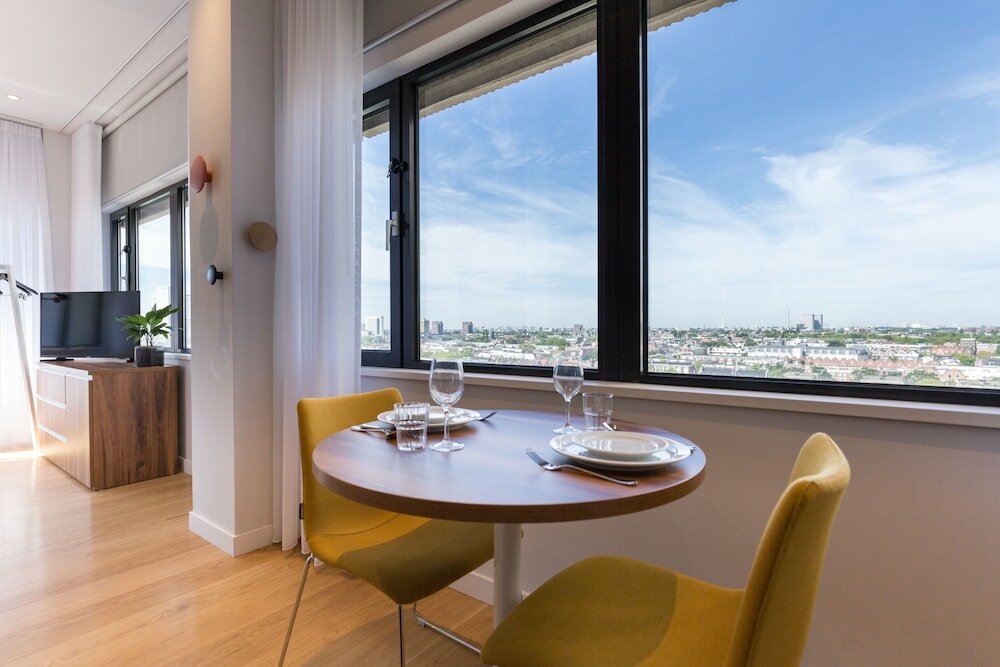 Фото Premier Suites Plus Rotterdam