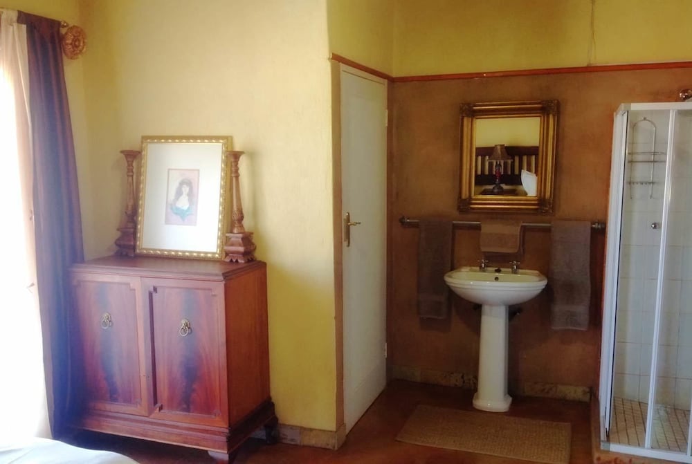 Фото Fox and Squirrel