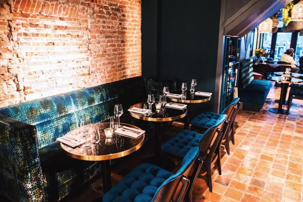 Фото Ambassador City Centre Hotel