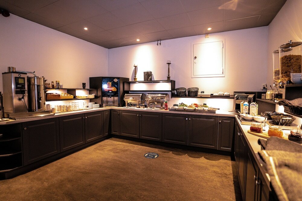 Фото Queen's Hotel by First Hotels