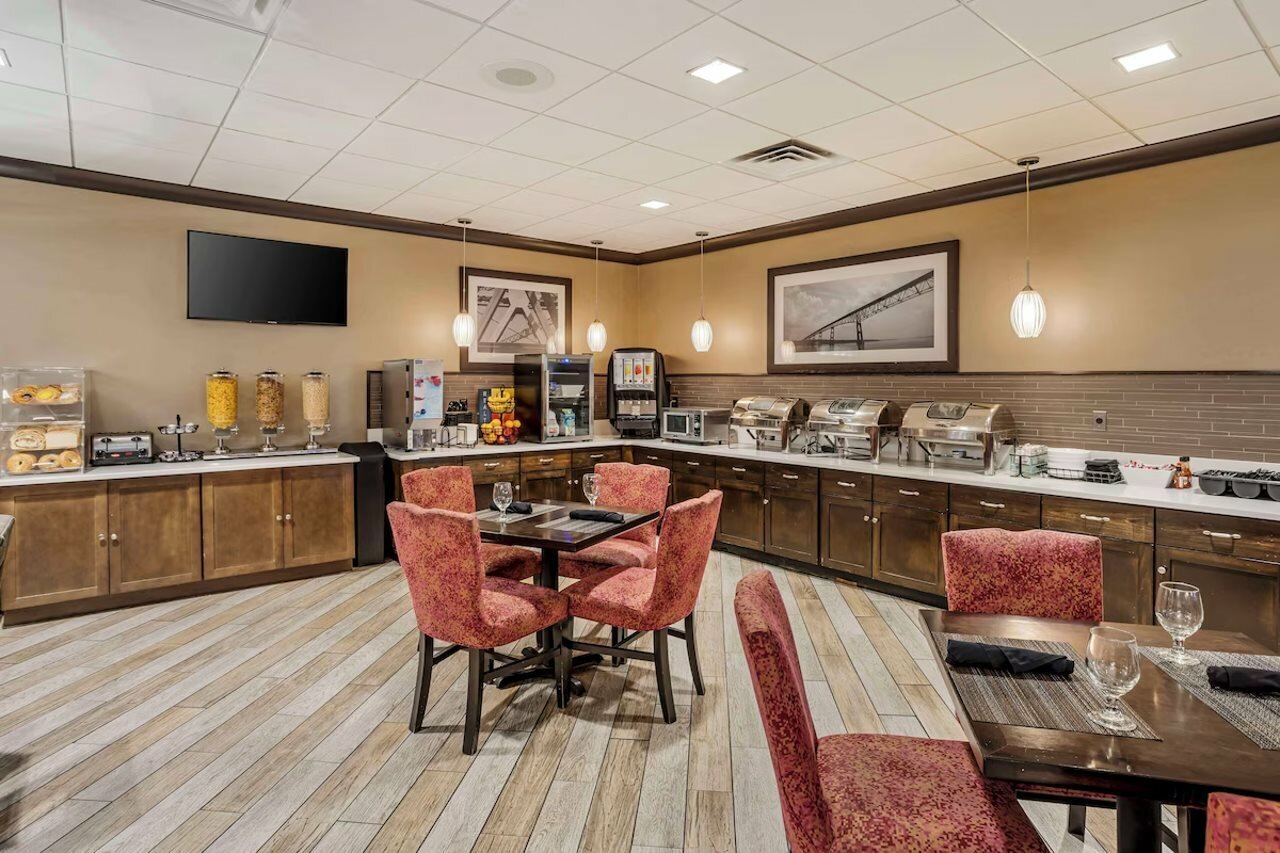 Фото Best Western Plus Kingston Hotel And Conference Center