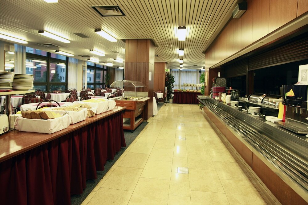 Фото Hotel Krystal