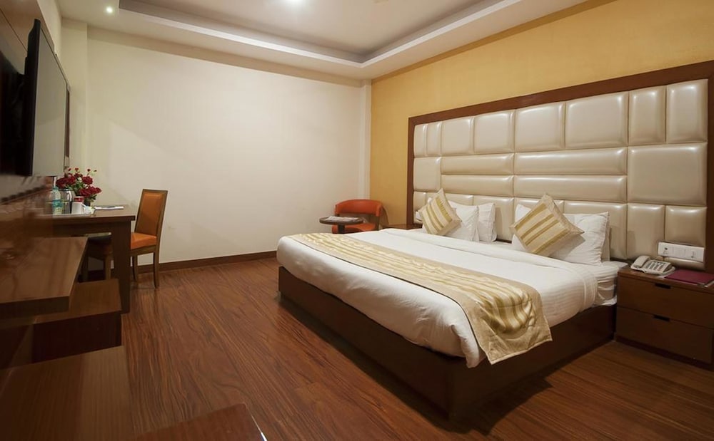 Фото Hotel Ramhan Palace