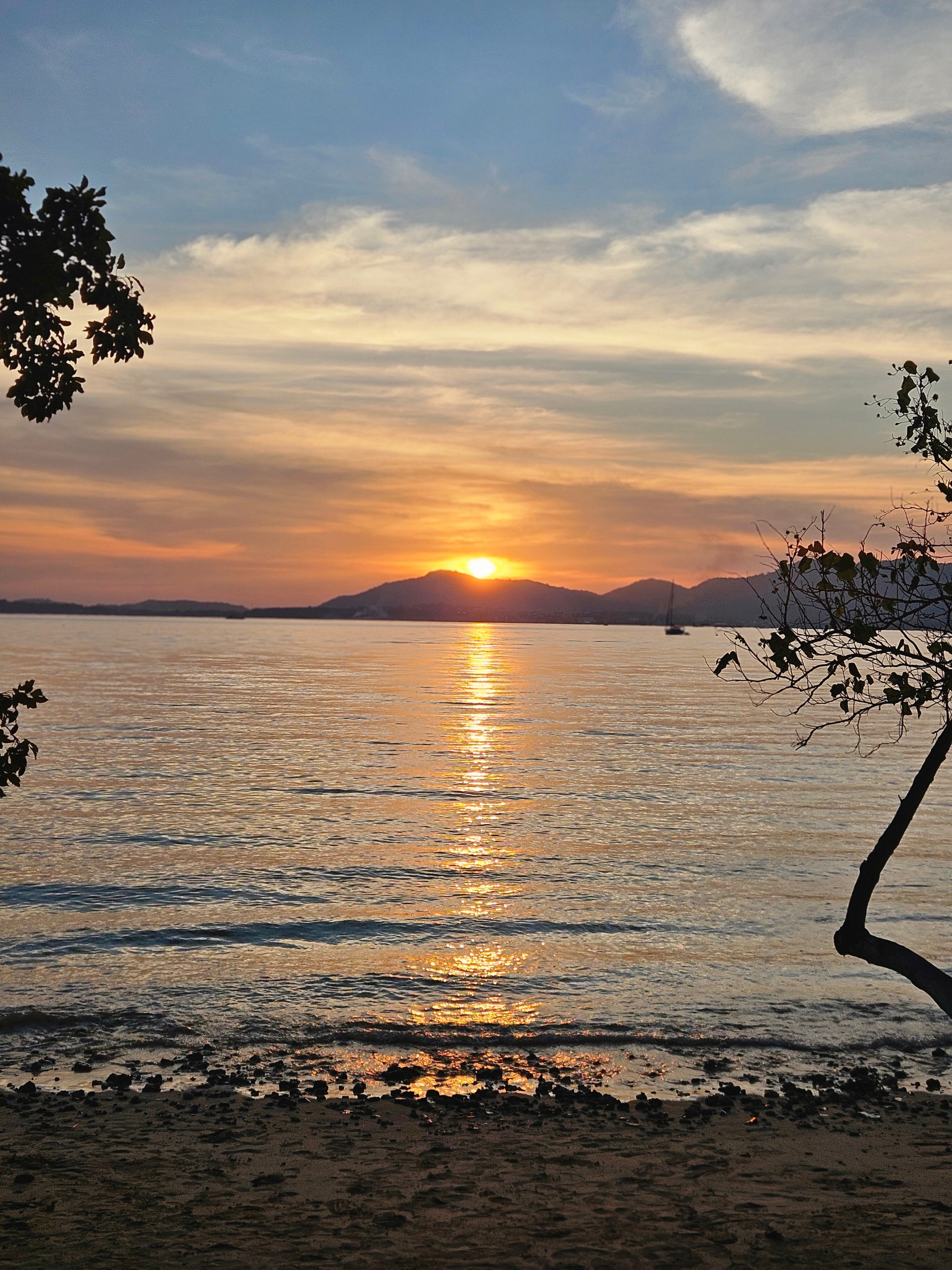 Фото Veranda Resort Phuket, Autograph Collection