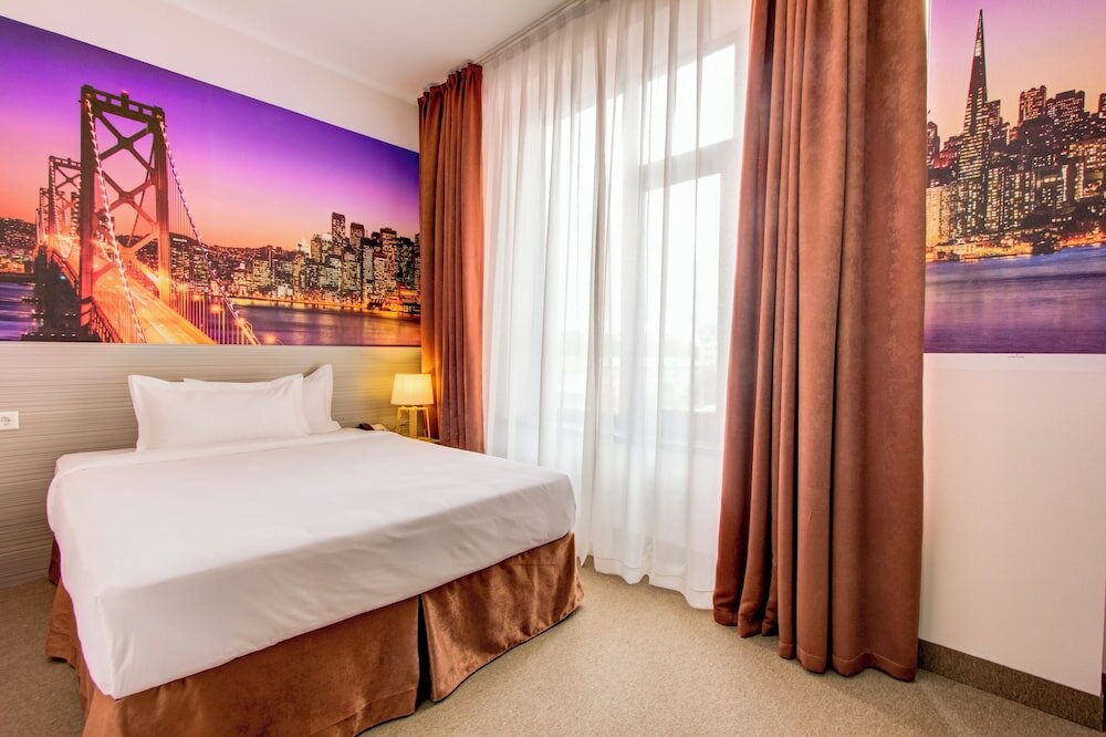 Фото отеля 2