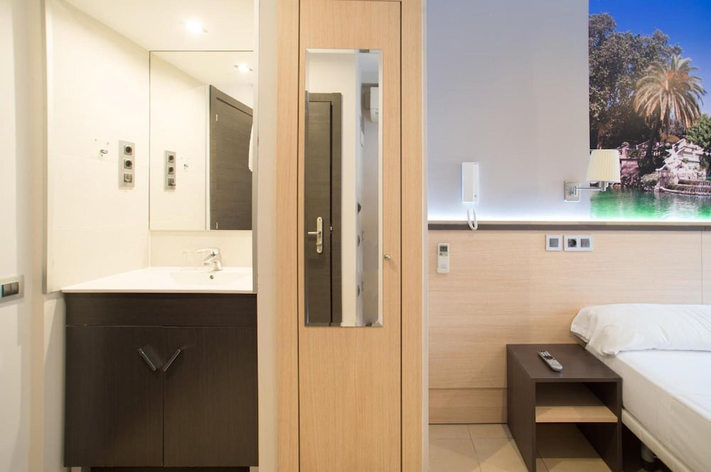 Фото Hostal Las Flores