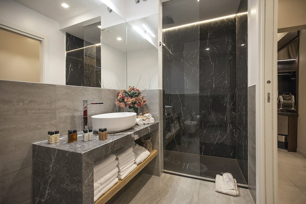 Фото Roman Holidays Boutique