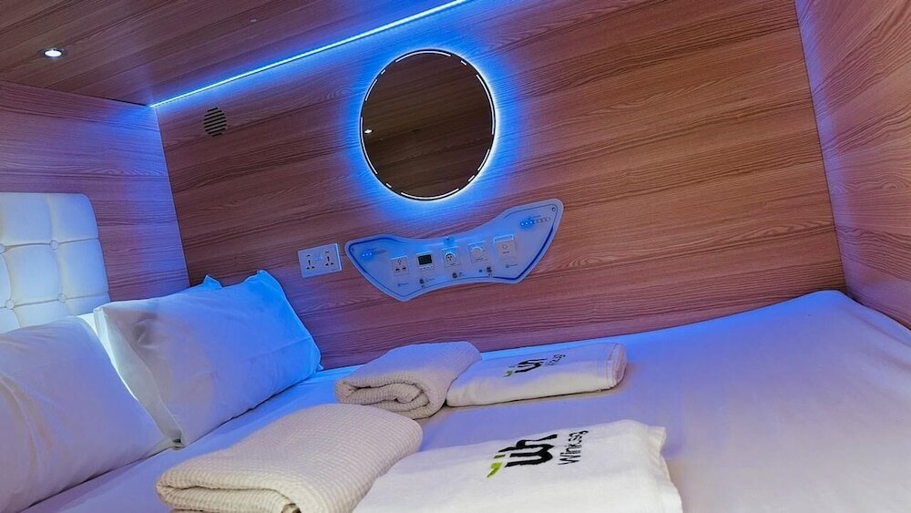 Фото Wink at Upper Cross Street