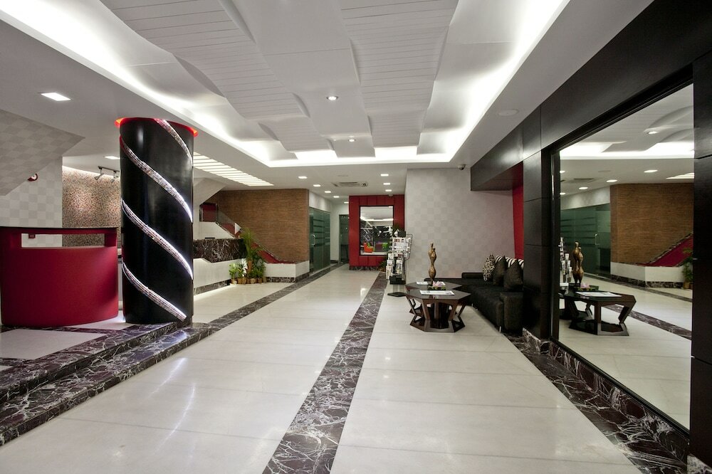 Фото Innotel Luxury Business Hotel