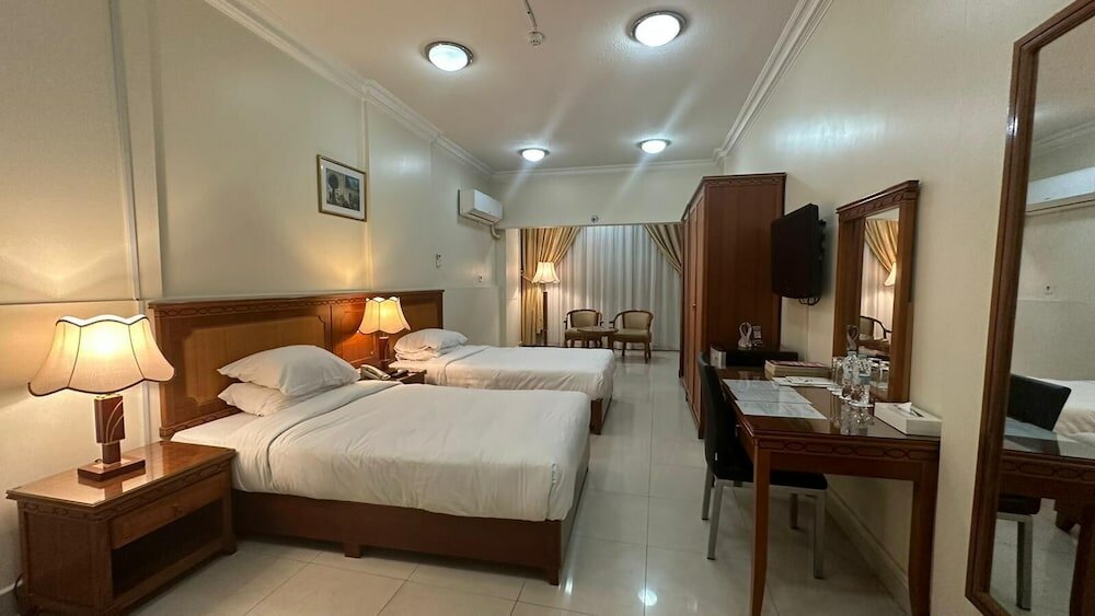 Фото Al Muntazah Plaza Hotel