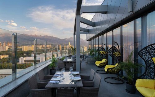 Гостиница DoubleTree by Hilton Almaty в Алматы