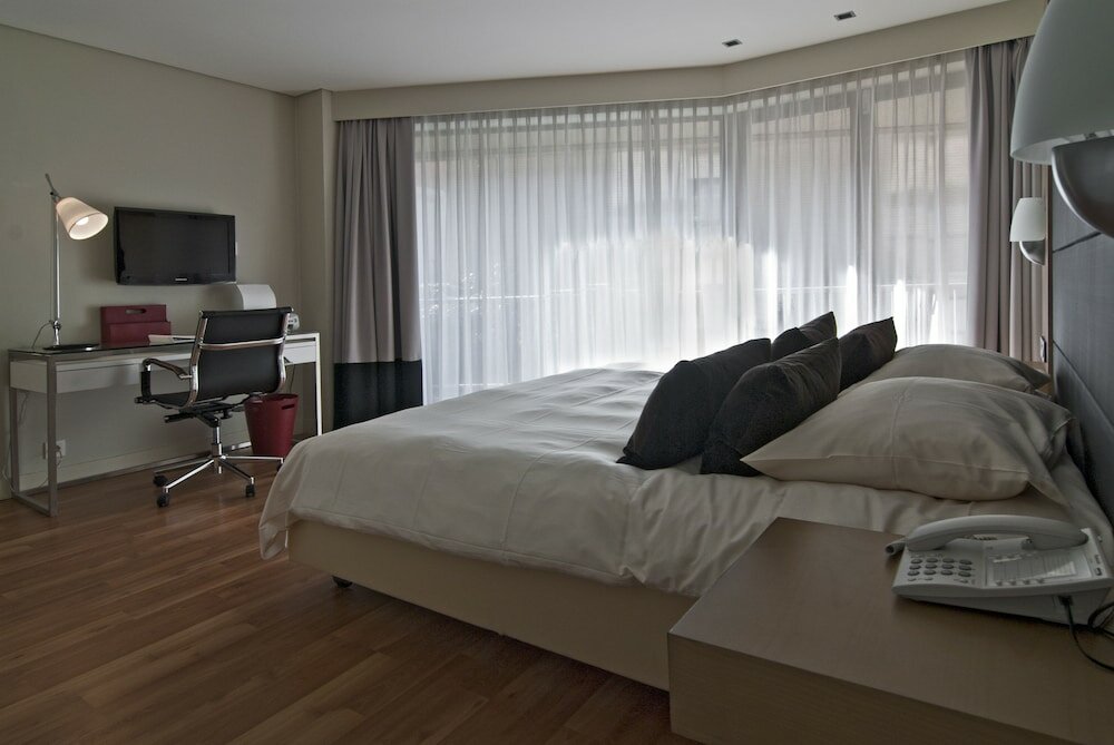 Фото B-aparthotel Montgomery