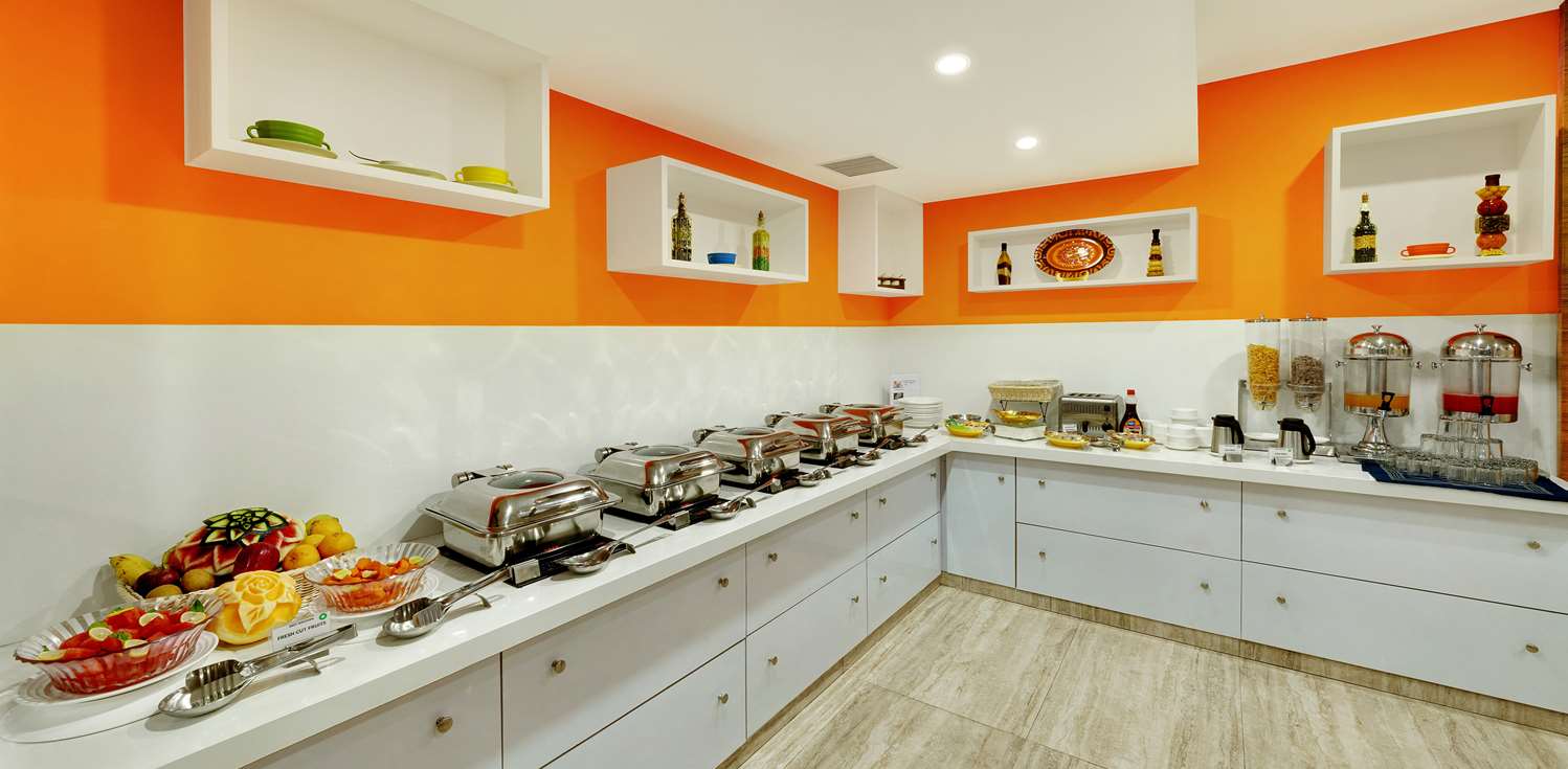 Фото Best Western Alkapuri, Vadodara