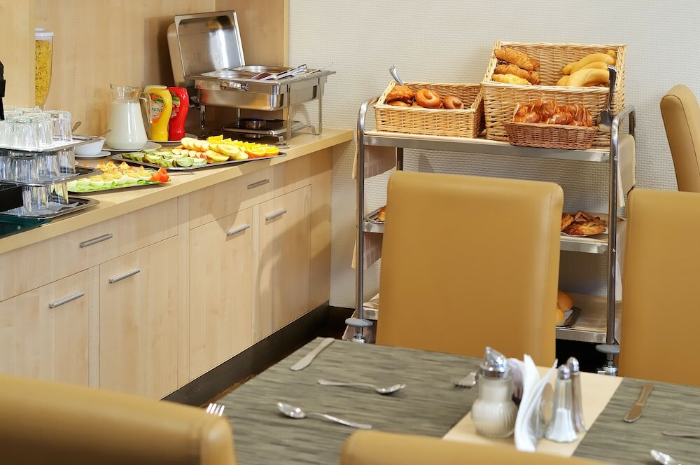 Фото Promenade City Hotel