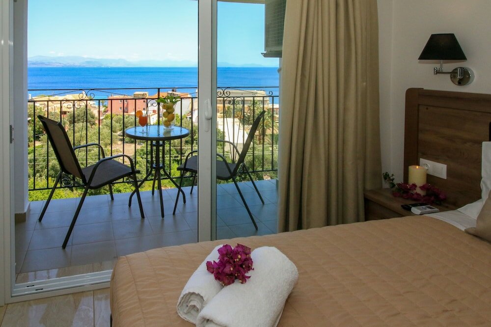 Фото Hotel Yannis Corfu