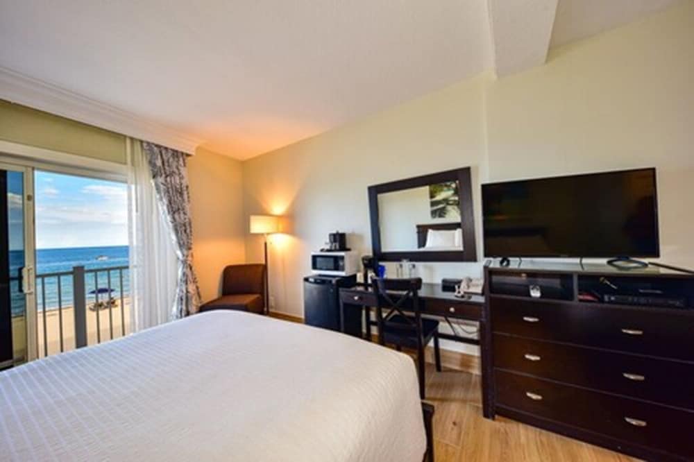 Фото Sun Tower Hotel & Suites on the Beach