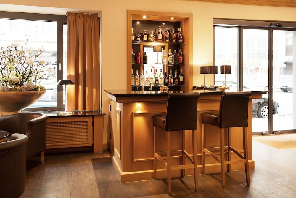 Фото Townhouse Hotel