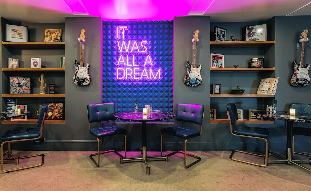 Фото Montrose at Beverly Hills