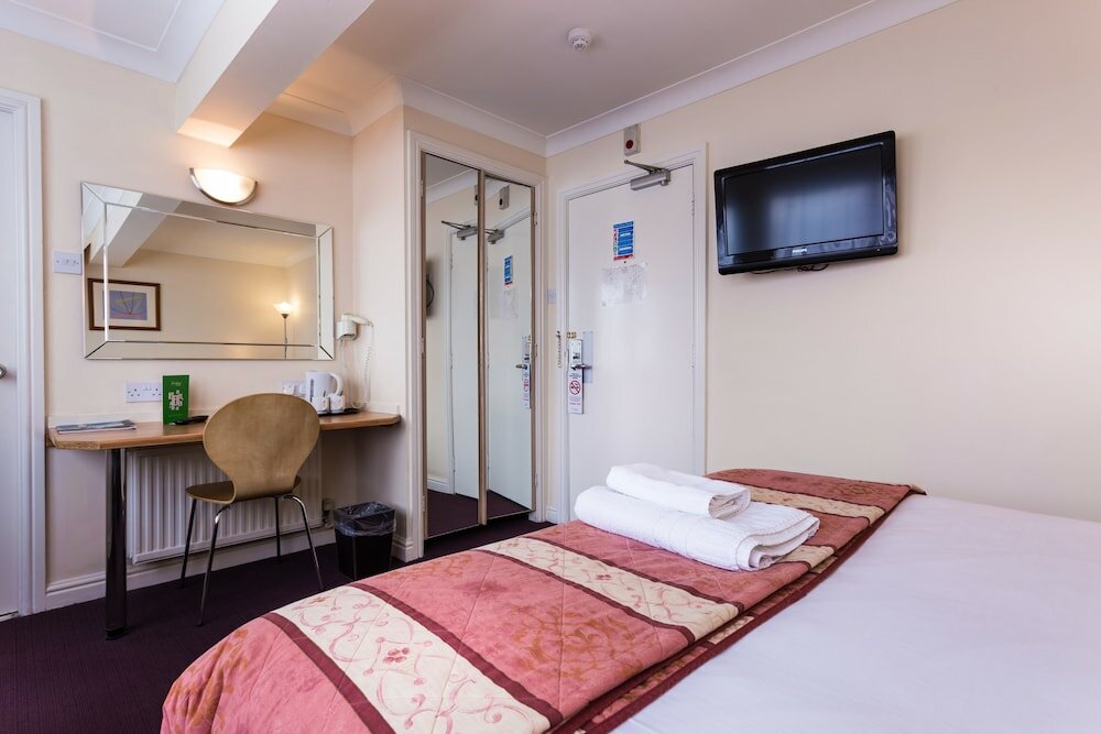 Фото Gardens Hotel