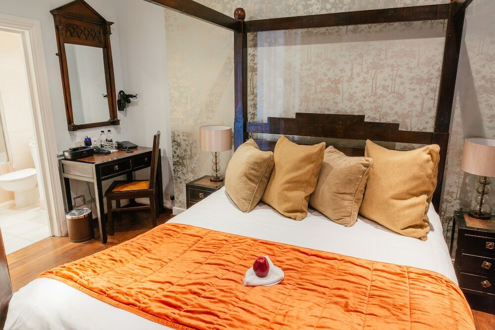 Фото Twenty Nevern Square Hotel