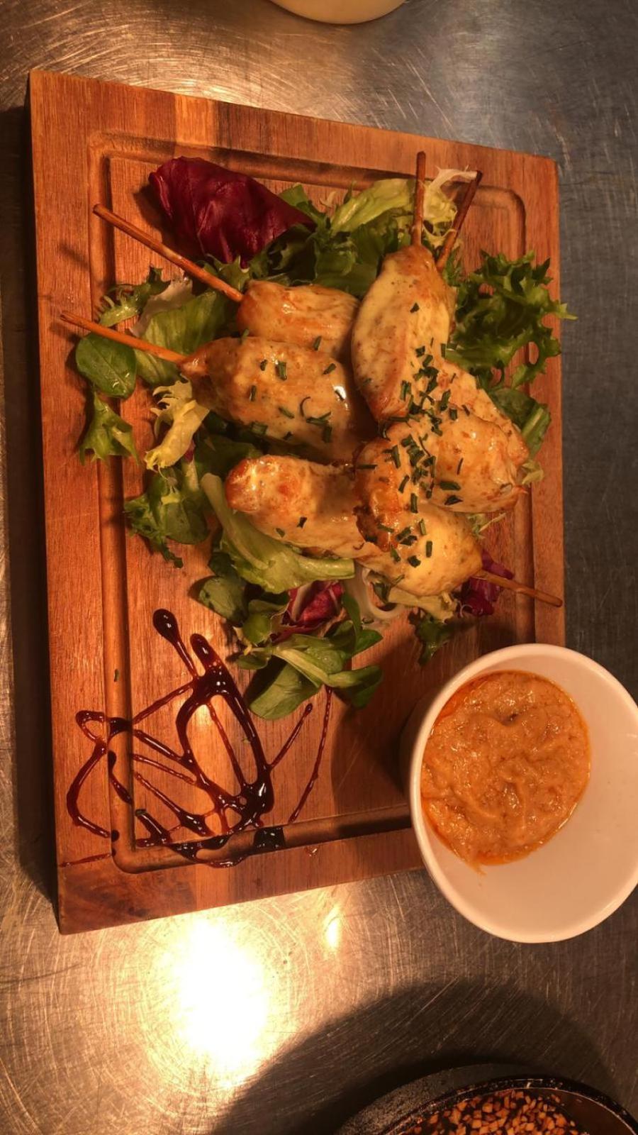 Фото The Emmbrook Inn