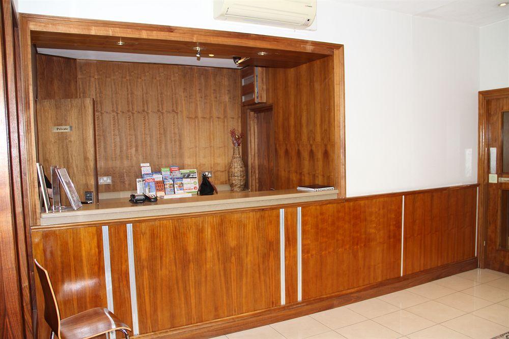 Фото Westbury Hotel Kensington